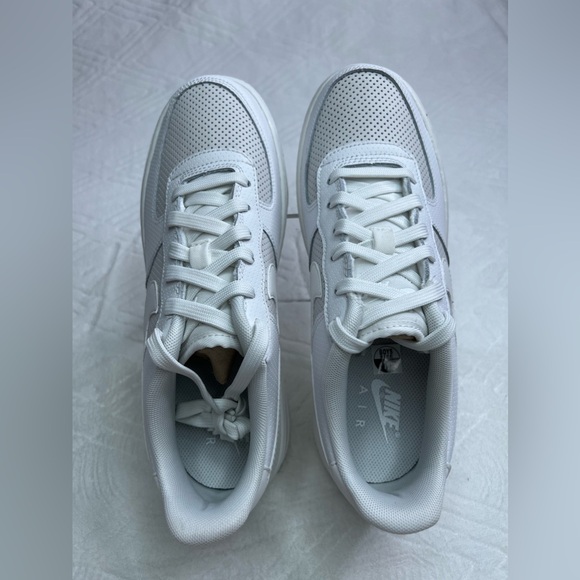 19: Nike Air Force 1 LV8 (GS) - Picture 7 of 12